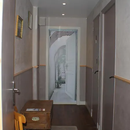 Bed & Breakfast Entre Mont Et Merveille *